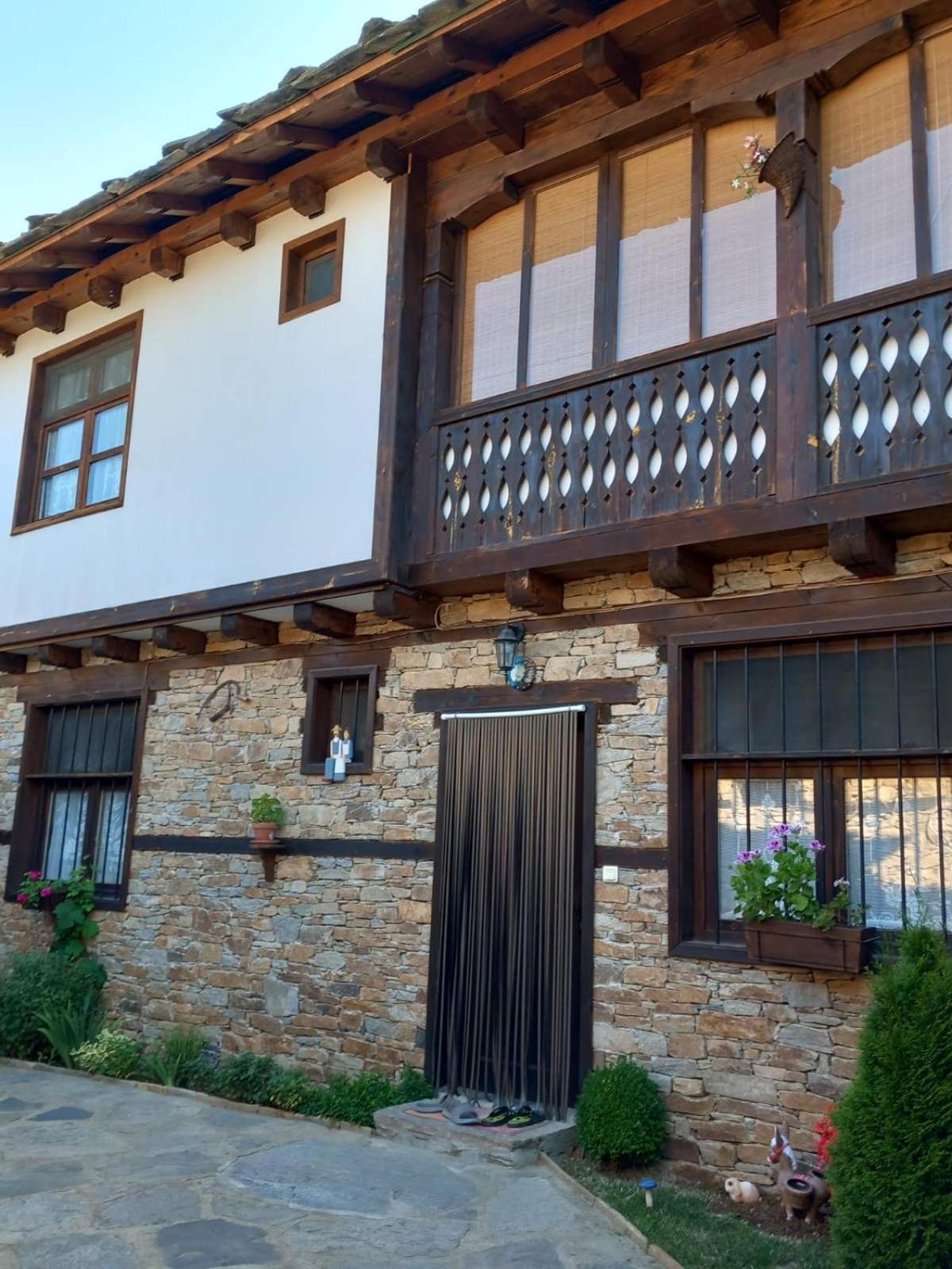 Тодорината Къща Hotel Leshten Exterior foto