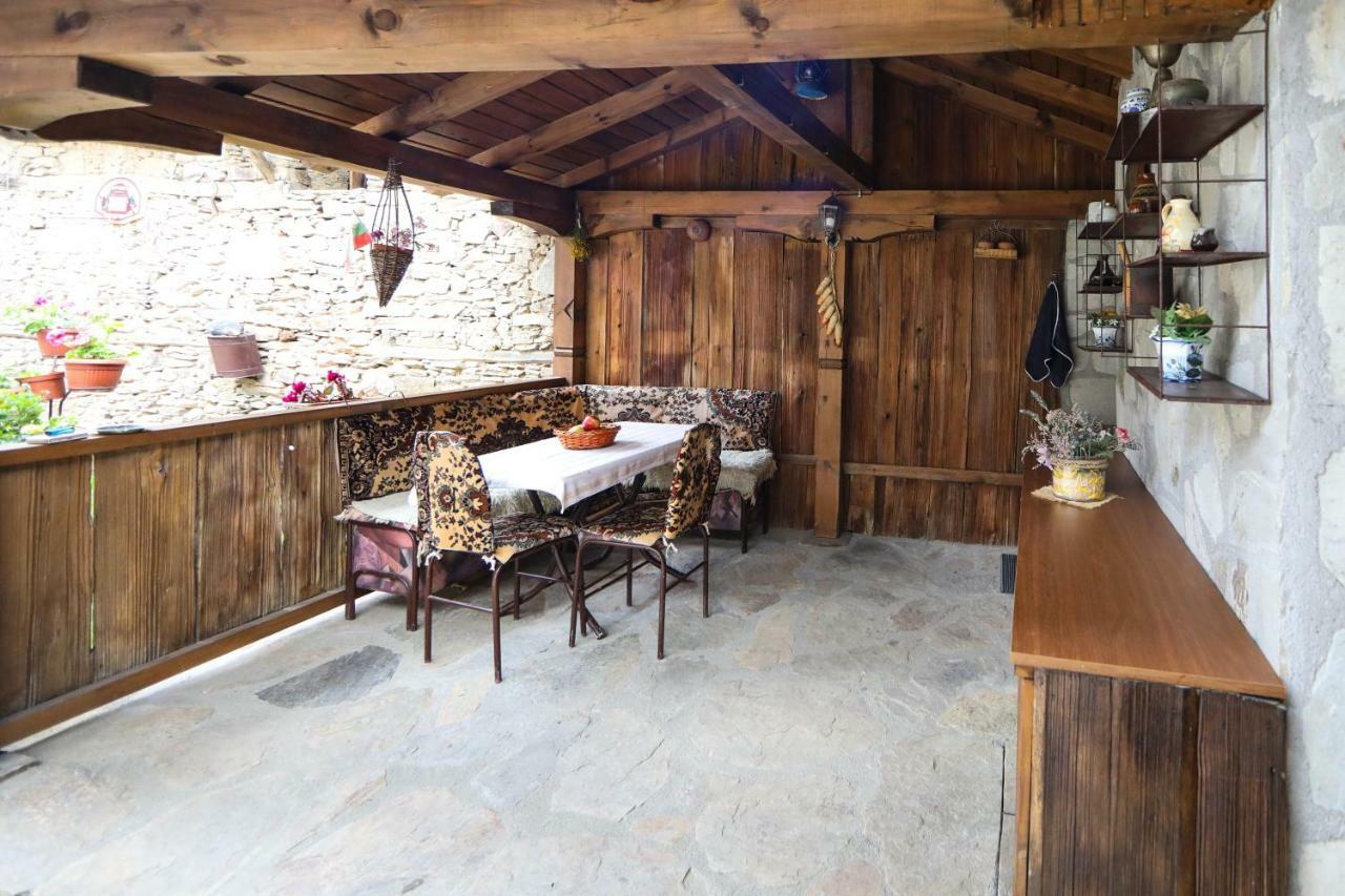 Тодорината Къща Hotel Leshten Exterior foto