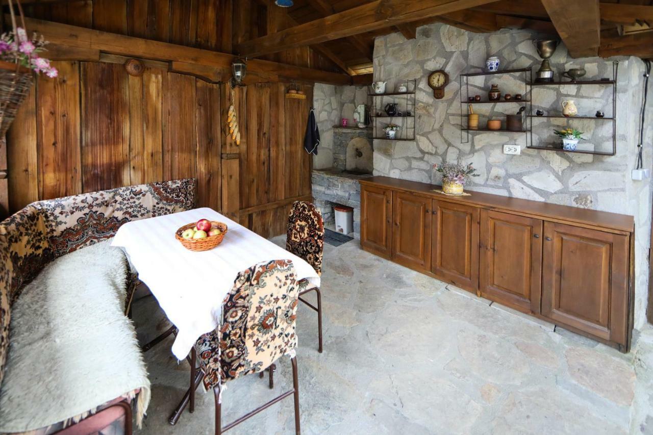 Тодорината Къща Hotel Leshten Exterior foto