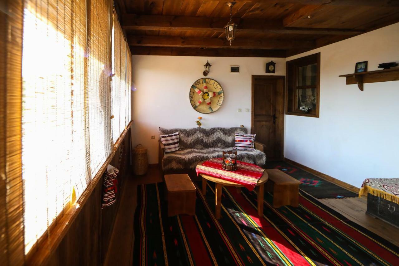 Тодорината Къща Hotel Leshten Exterior foto